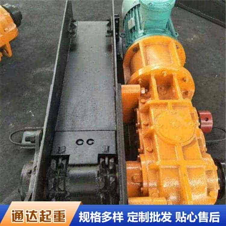 刮板机