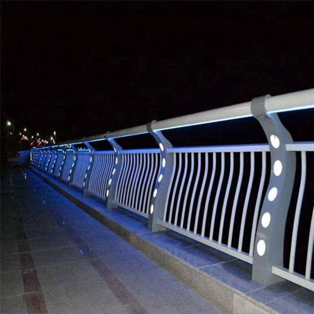 护栏
